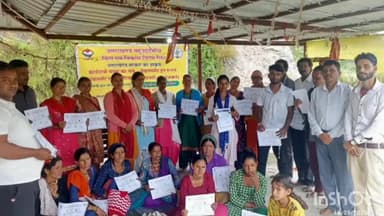 टिहरी: ग्राम शोडी बांगर में महिलाओं को स्वरोजगार से जोड़ने के लिए दिया गया कताई-बुनाई का प्रशिक्षण