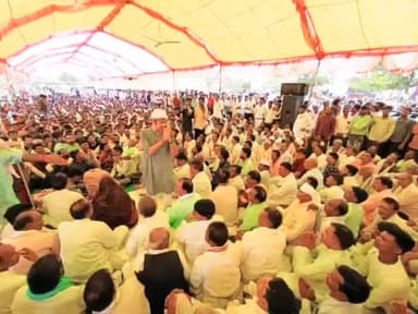 कौन बताता है समंदर का रास्ता नदी को, 
जिसे मंजिल का जुनून है वो मशवरा नहीं लेते”

आज जेरोन में #मण्डलम_बैठक के दौरान भैया Nitendra Singh Rathore जी ❤️❤️
#nitendrasinghrathore