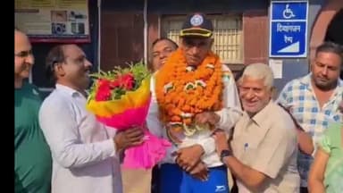 करनाल: मलेशिया से मास्टर एथलेटिक्स चैंपियनशिप में मेडल जीतकर पहुंचे खिलाड़ी का करनाल रेलवे स्टेशन पर किया गया जोरदार स्वागत