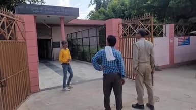 फिरोज़ाबाद: शांतिनगर इलाके में एक महिला के शव को पुलिस ने फांसी के फंदे से किया बरामद