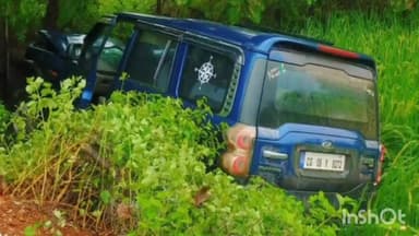 डोंगरगांव: खुज्जी पुल के पास स्काॅर्पियो पेड़ से टकराई, चालक हुआ घायल