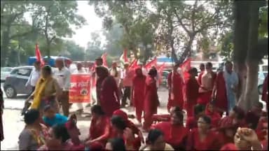 जगाधरी: मंडी गेट जगाधरी पर आशा कार्यकर्ताओं की हड़ताल का 45वां दिन, संयुक्त किसान मोर्चा ने दिया समर्थन