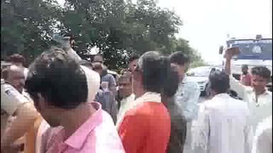 देवेंद्रनगर: मकरगंज सिमरिया के पास तेज रफ्तार ट्रैक्टर ट्रॉली ने राह चलती दो महिलाओं को रौंदा, एक की मौके पर हुई मौत व एक गंभीर घायल