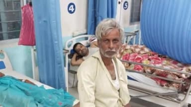 बिहार: मुढ़ारी गांव में कलियुगी पुत्र ने शराब के नशे में पिता और मां को मारपीट कर किया जख्मी, इलाज के लिए लाया गया सदर अस्पताल