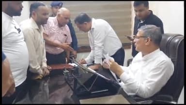 जगाधरी: हरियाणा के शिक्षा मंत्री चौधरी कंवर पाल ने अपने निवास स्थान पर अपने हल्के के लोगों की जन समस्याओं को सुना