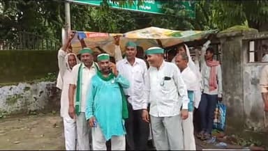 बहराइच: कलेक्ट्रेट स्थित धरनास्थल पर भारतीय किसान यूनियन के पदाधिकारियों ने की बैठक