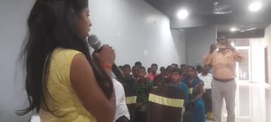 तीसरी की कालिका ने आज दमदार गाना गया,मैं भी अतिथि के रूप में था इस कार्यकर्म में,जागो फाउंडेशन ने अबरक बाल बजदूर
के लिए किया गया कार्यकर्म