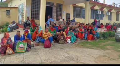 टिहरी: विकासखंड चंबा के गजा में फेम वर्ल्ड फाउंडेशन एवं क्राउन प्लाजा ने जरूरतमंदों के बीच किया राशन किट का वितरण