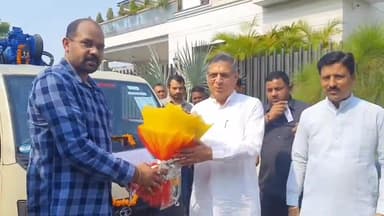 जगाधरी: कैबिनेट मंत्री कंवरपाल ने जगाधरी में दो हाइड्रोलिक संचालित सिल्ट ग्रैब मशीनों का किया उद्घाटन