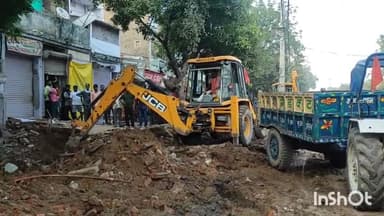 बिक्रमगंज: अतिक्रमण हटाने के नाम पर बिक्रमगंज में दुकानदारों को परेशान करने की शिकायत  जिलाधिकारी से नगर के पूर्व सभापति ने की