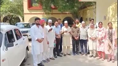 गंगानगर: गुलाबी सुंडी से खराब हुई नरमे की फसल के मुआवजे की मांग को लेकर आम आदमी पार्टी ने डीएम को सौंपा ज्ञापन