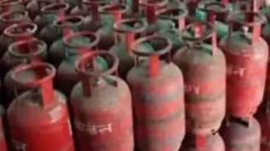 काफलीगैर: बागेश्वर में अब रसोई गैस सिलेंडर के लिए ऑनलाइन बुकिंग हुई अनिवार्य, ऑनलाइन बुकिंग नहीं कराई तो नहीं मिलेगा सिलेंडर