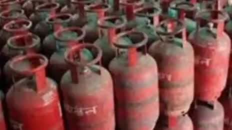 काफलीगैर: बागेश्वर में अब रसोई गैस सिलेंडर के लिए ऑनलाइन बुकिंग हुई अनिवार्य, ऑनलाइन बुकिंग नहीं कराई तो नहीं मिलेगा सिलेंडर