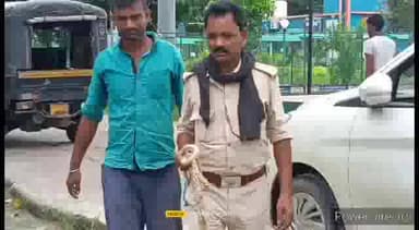 कहरा: नशे में हंगामा कर रहे शराबी को बलवाहाट पुलिस ने किया गिरफ्तार,सदर अस्पताल में मेडिकल जांच करवाकर भेजा कोर्ट।