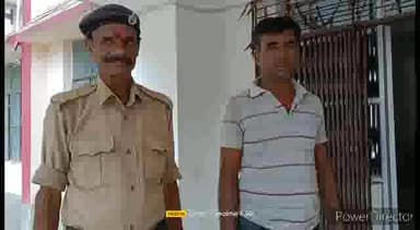 कहरा: शराब मामले के फरार आरोपी को उत्पाद पुलिस ने सदर थाना क्षेत्र के भेलवा गांव से किया गिरफ्तार, कोर्ट में पेशकर भेजा जेल
