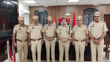 करनाल: पुलिस अधीक्षक शशांक कुमार सावन ने जिले के पांच उप निरीक्षकों को निरीक्षक के पद पर पदोन्नति होने पर लगाए स्टार