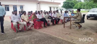 देवसर: बरगवां थाने में आयोजित की गई शांति समिति की बैठक, शांतिपूर्ण तरीके से पर्व मनाने की की गई अपील