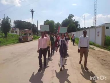 देवसर: जिले के देवसर सहित अन्य क्षेत्रों में मतदाता जागरूकता के लिए स्कूली बच्चों ने निकाला रैली, आम लोगों को किया जागरूक