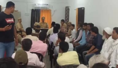 बस्ती: वाल्टरगंज थाना परिसर में थानाध्यक्ष की अध्यक्षता में आगामी पर्वों के दृष्टिगत आयोजित हुई पीस कमेटी की बैठक