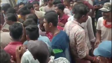 पिपलोदा: ग्राम चिकलाना में रंजिश के चलते सरपंच प्रतिनिधि को कार से कट मारा, ग्रामीणों ने आक्रोशित होकर 5 घंटे तक दिया धरना