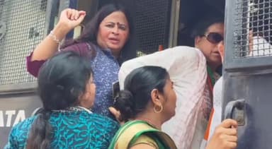 टिहरी: प्रदेश महिला कांग्रेस द्वारा सीएम आवास कूच में महिला कांग्रेस जिला अध्यक्ष आशा रावत ने देहरादून में की शिरकत