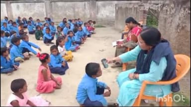 नुआंव: प्राथमिक विद्यालय गर्रा सहित प्रखंड के 69 विद्यालयों में कृमि मुक्ति दिवस पर बच्चों को खिलाई जा रही एल्बेंडाजोल गोली