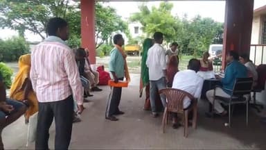 मंसूरचक: मंसूरचक थाना परिसर में साप्ताहिक जनता दरबार का हुआ आयोजन, थाना अध्यक्ष व अंचल अधिकारी ने किया नेतृत्व