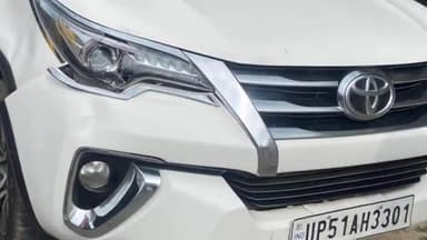 बस्ती: कुंडा के पास पूर्व मंत्री के काफिले के सामने छुट्टा पशु आ जाने से हुआ सड़क हादसा, बाल-बाल बचे पूर्व मंत्री राजकिशोर सिंह