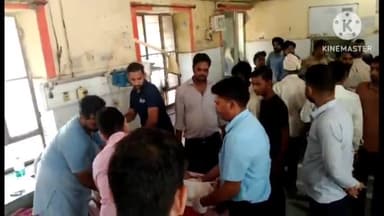 धौलपुर: मिडवे होटल के पास डंपर ने बाइक को मारी टक्कर, गंभीर रूप से घायल बाइक चालक को हायर सेंटर किया रैफर