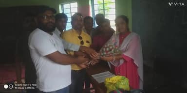 मनसाही:- शिक्षा सेवक एवं शिक्षा सेवक तालिमी मरकज का मानदेय दुगुना होने पर खुशी का इजहार।