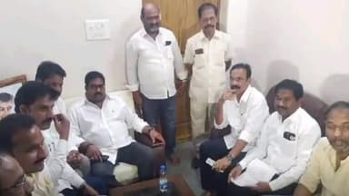 కొండపి: ఒంగోలులోనిగుంటూరురోడ్లోటిడిపి కార్యాలయంలో టిడిపిరాష్ట్ర ఉపాధ్యక్షడు దామచర్ల సమావేశంలో పాల్గొన్న కొండేపిఎమ్మెల్యేస్వామి