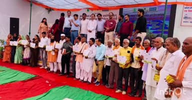 किरावली: कृषि विज्ञान केंद्र बिचपुरी पर किसान गोष्ठी का किया गया आयोजन, किसानों को फसलों के बारे में दी गई जानकारी