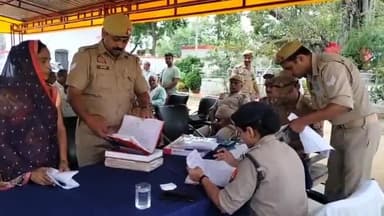 गोंडा: धानेपुर थाने में आयोजित समाधान दिवस की हकीकत परखने पहुंची CO सदर कर रहीं जनसुनवाई, लेखपालों के ना आने से फरियादी मायूस