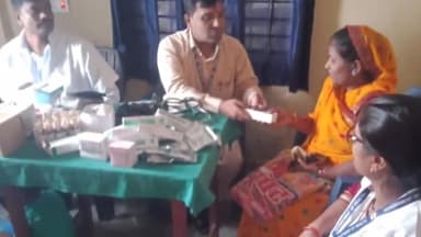 अरेराज: अरेराज के बस स्टैंड स्थित आश्रय स्थल में स्वास्थ्य शिविर का किया गया आयोजन