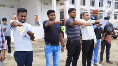 बिश्रामपुर: नावाडीह में छात्र-छात्राओं को शपथ दिलाकर स्वच्छता अवेयरनेस कार्यक्रम का किया गया शुरूआत