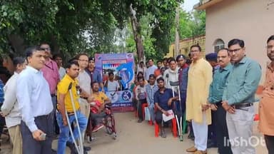 धौलपुर: पंचायत समिति सभागार में दिव्यांगों को सिखाई गई मतदान की प्रक्रिया, डमी पोलिंग बूथ बनाकर कराई गई वोटिंग