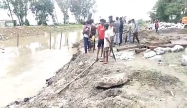 कृत्यानंद नगर: गोकुलपुर सरसी जेबीसी नहर पुल का डायवर्जन भारी बारिश के कारण बहा, दोनों तरफ सड़क बाधित