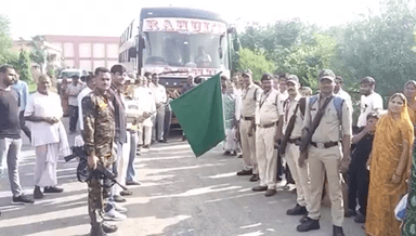 सिंगरौली: तीर्थ दर्शन योजना के तहत सरई ग्राम रेलवे स्टेसन से कामाख्या देवी दर्शन के लिए जिले के 150 बुजुर्ग नगारिक कलेक्ट्रेट कार्यालय से बस से हुए रवाना