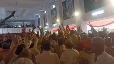 गोरखपुर: गोरखपुर के गीता वाटिका में आयोजित हुआ दधी महोत्सव हजारों लोग हुए सामिल