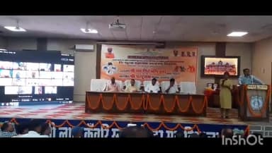 बलरामपुर: एम एलके पीजी कालेज में सांसद राम शिरोमणि वर्मा ने 235 दिव्यांगों को वितरित किया उपकरण