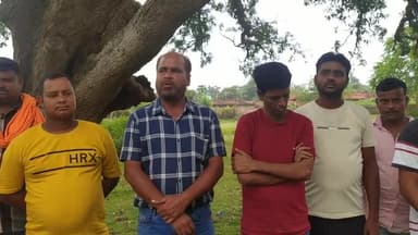 भाकपा माले ने बिजली की समस्या को लेकर सदर प्रखंड के बंदरकुप्पी में बैठक कर वहां तथा कोतवालडीह में बिजली के लोड को देखते हुए 100 केवीए का ट्रांसफार्मर लगाने की मांग की, साथ ही डेढ़ साल पूर्व टूटे 11 हजार के तार और पोल को ठीक करने की मांग की।