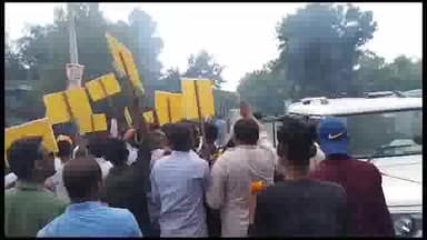 पवई: पवई थाने में जन आक्रोश यात्रा में हुए विवाद में कांग्रेस नेता सहित चार लोगों पर मामला दर्ज।