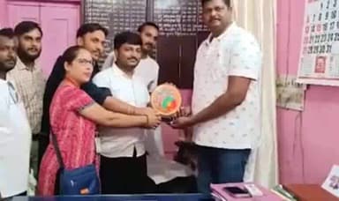 झरिया/जोरापोखर/सिंदरी: झरिया थाना में भारतीय मानवाधिकार संगठन ने झरिया थानेदार  संतोष सिंह को किया सम्मानित