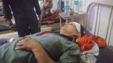 टीकमगढ़: पीजी कॉलेज गणेश मंदिर के पास एक व्यक्ति के साथ आधा दर्जन लोगों ने की मारपीट, लूटे 5000 ,जिला अस्पताल लेकर पहुंचे परिजन