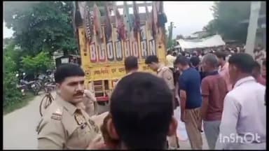 देेेवरिया: पडरी ढाले के पास साइकिल पर पीछे बैठी वृद्ध महिला की ट्रक की चपेट में आने से हुई मौत