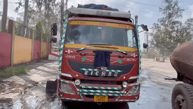 सिंगरौली: गोरबी पुलिस ने सिक्कल कैंप मुहेर के पास से कबाड़ चोरी करते एक आरोपी को किया गिरफ्तार, ₹8 लाख का स्क्रैप व एक ट्रक ज़ब्त