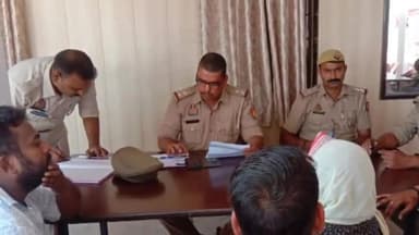 चायल: संदीपन घाट थाना परिसर में गणेश विसर्जन व बारावफात को लेकर पीस कमेटी की बैठक हुई संपन्न, दिए गए निर्देश