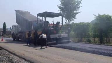 बारा भड़कोल से नटनी का बारा सड़क कार्य प्रगति पर 
सड़क का होने लगा है डामरीकरण