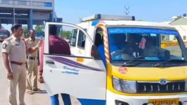 కొండపి: గంజాయి రవాణా, అక్రమ మద్యం నివారణకు టంగుటూరు టోల్ ప్లాజా వద్ద వాహన తనిఖీలు నిర్వహించిన ఎస్సై ఖాదర్ బాషా