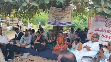 नागौद: तहशील मुख्यालय नागौद व उंचेहरा मे पटवारियों का अंशन भूखहड़ताल में हुआ तब्दील पूर्व MLA यादवेन्द्र सिंह ने किया समर्थन